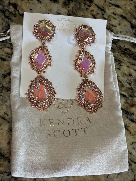 Kendra Scott Jewelry - Gorgeous Kendra Scott Rosegold Aria clip-on earrings in blush dichroic glass